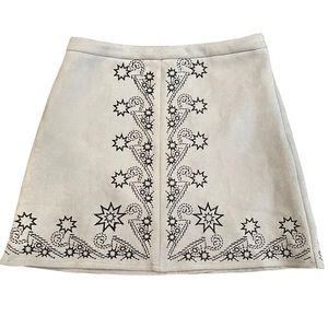 LF Seek the Label Embroidered Faux Suede Mini Skirt Silver Size Medium